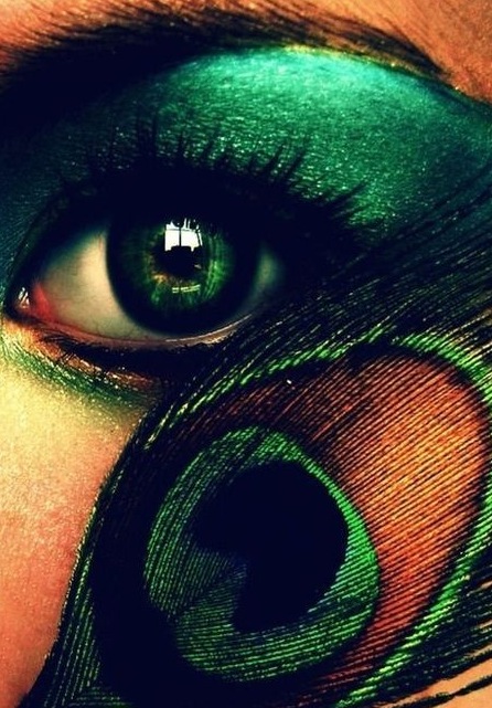 Årets färg på makeup- Emerald