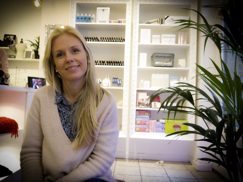 Linda Hallberg arbetade många år i Marbella med nagelvård. Nu är hon tillbaka i Stockholm med ett eget märke, Sweden Nails.