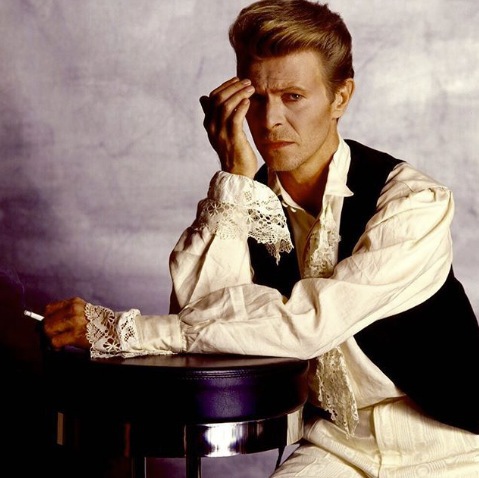 Bowie 1990 under turnén Sound & Vision tour då jag hade förmånen att skaka hand med honom. Kolla in stilen. Älskar dandylooken.