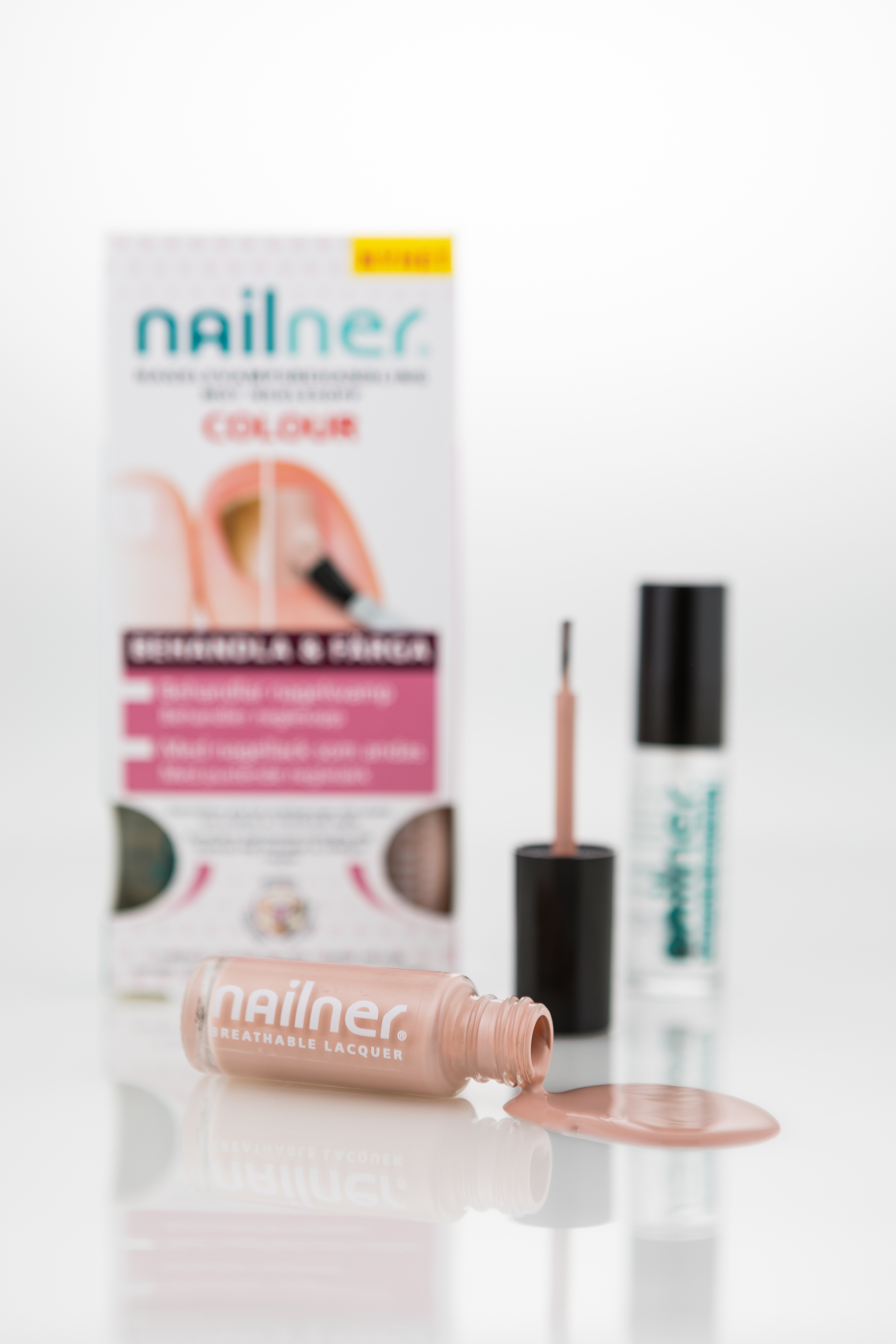 Bild: Nailner Treat & Colour – nagellack speciellt utvecklat för naglar med svamp. 279 kr på Kronans Apotek.