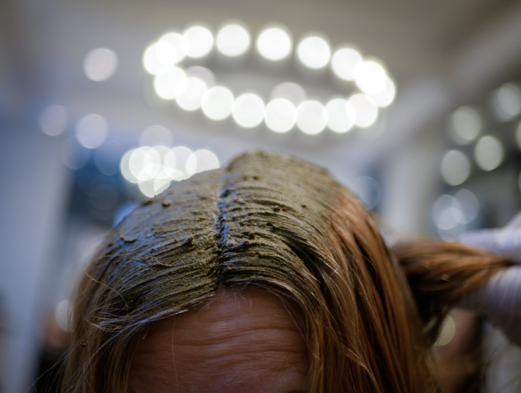 Botaneas permanenta hårfärg är Loreals nya satsning på naturligare hårvård. Ett bra alternativ som ger permanenta hårfärger av bara växter.